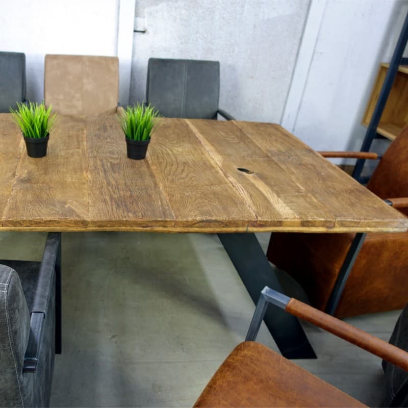 Foto van Oak and metal table 181